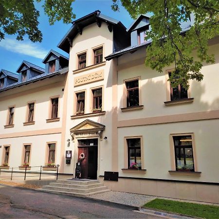 Hotel Poutni Dum Králíky Bagian luar foto