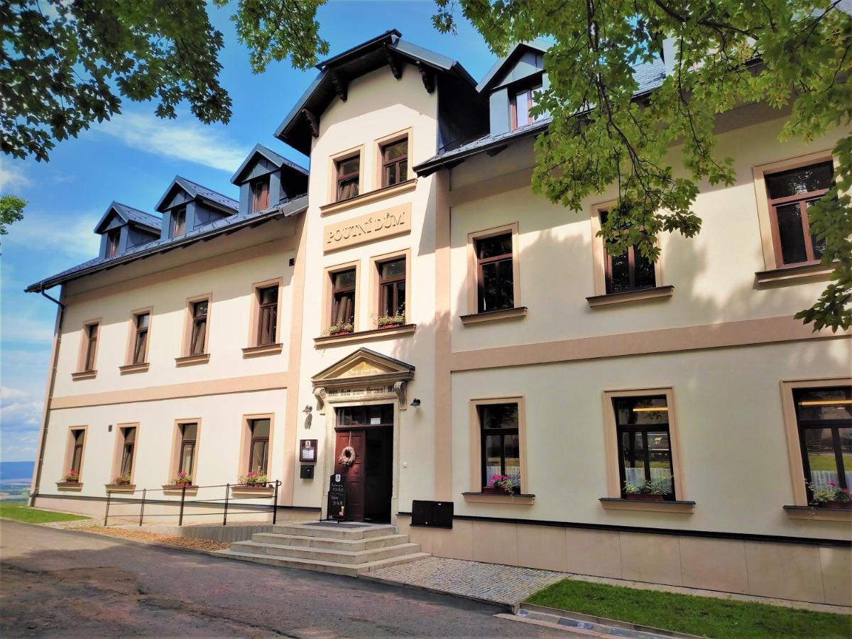Hotel Poutni Dum Králíky Bagian luar foto