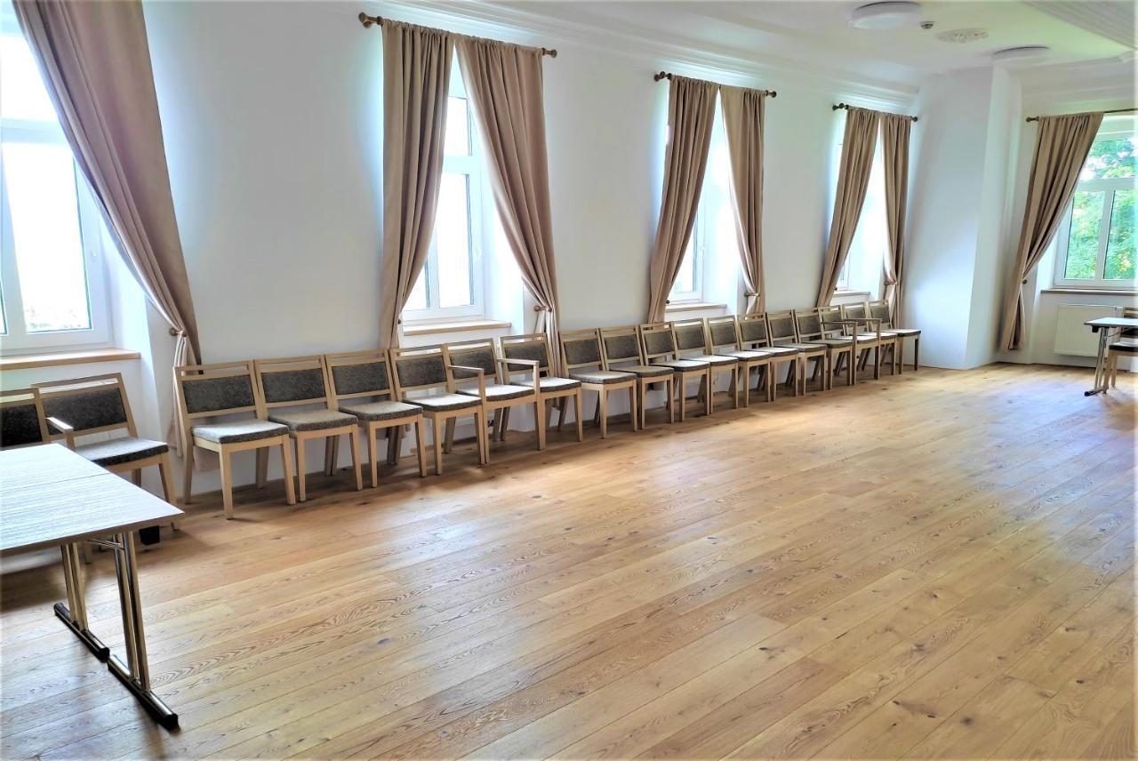 Hotel Poutni Dum Králíky Bagian luar foto