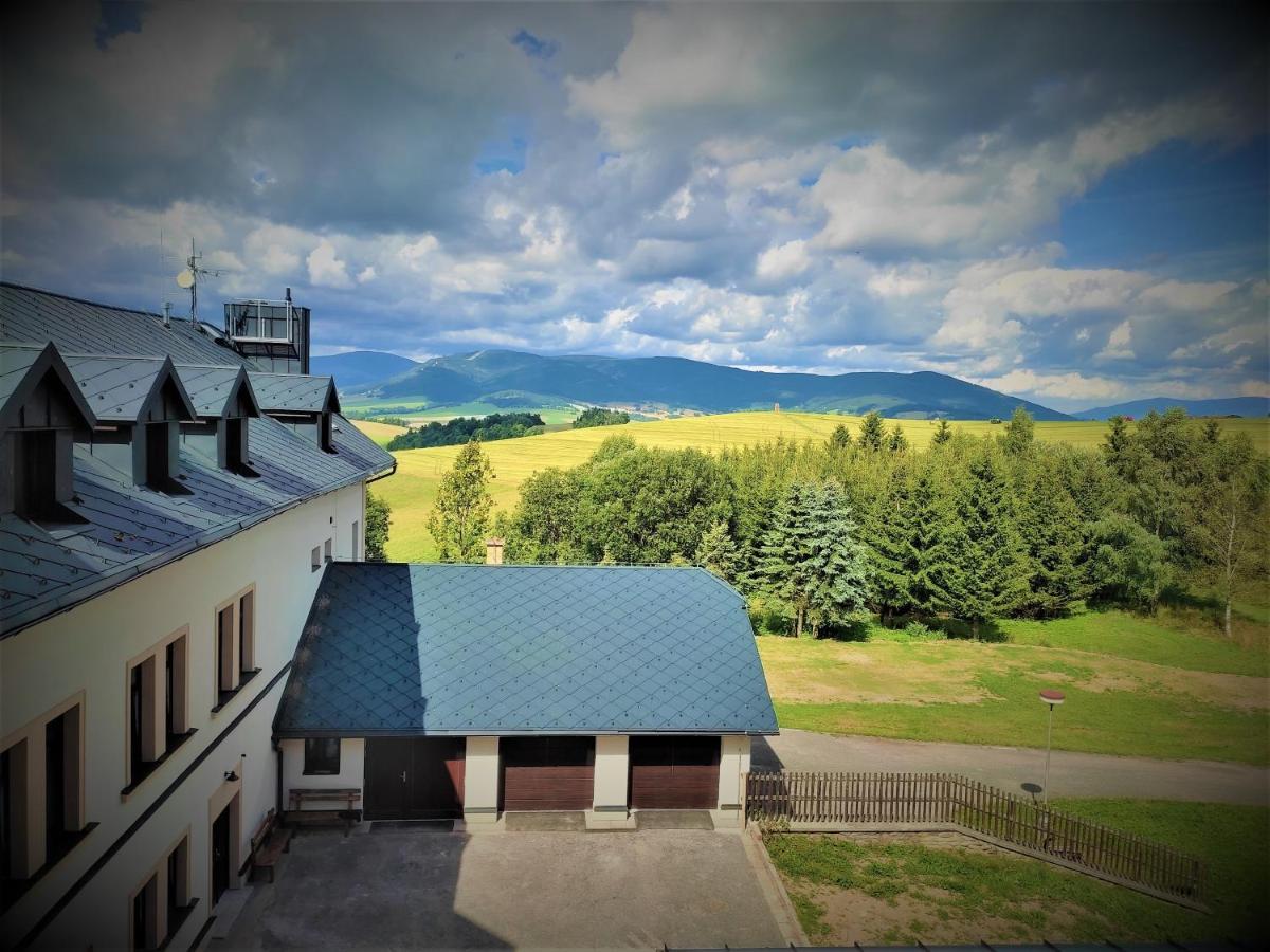 Hotel Poutni Dum Králíky Bagian luar foto
