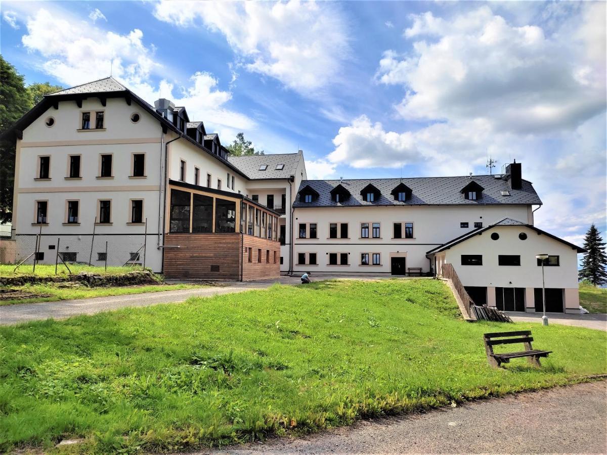 Hotel Poutni Dum Králíky Bagian luar foto