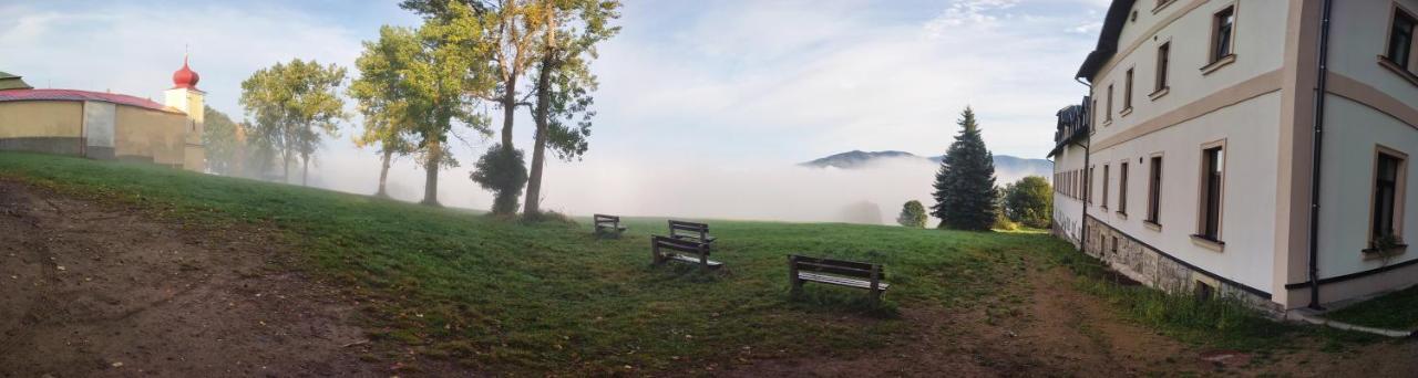 Hotel Poutni Dum Králíky Bagian luar foto