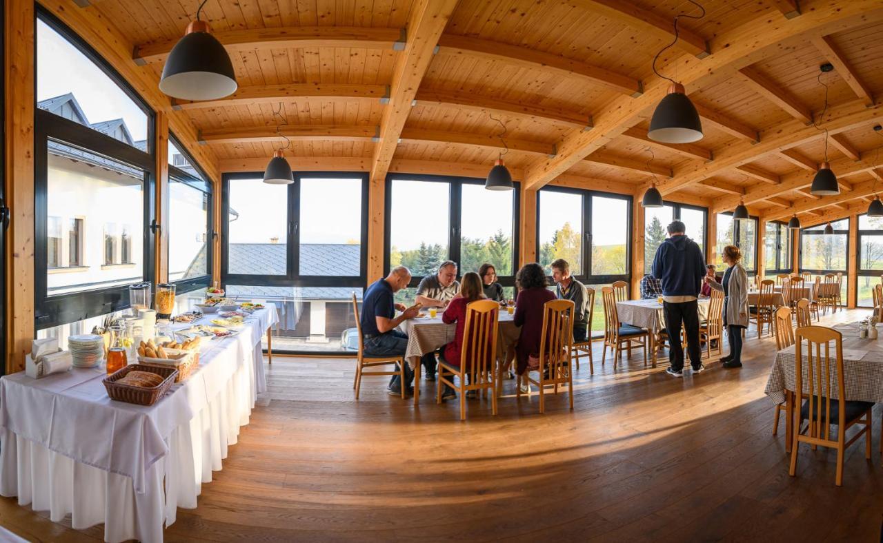 Hotel Poutni Dum Králíky Bagian luar foto