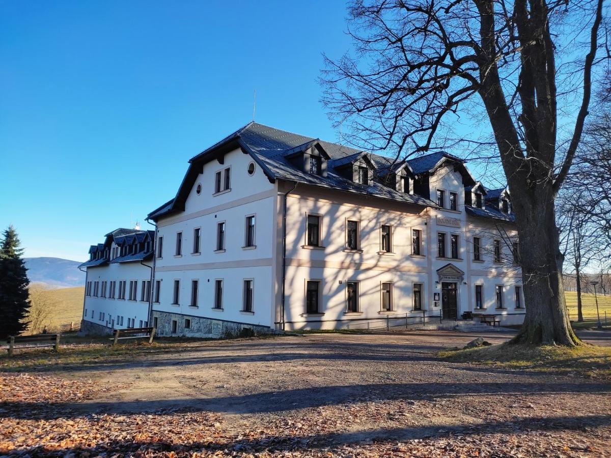 Hotel Poutni Dum Králíky Bagian luar foto