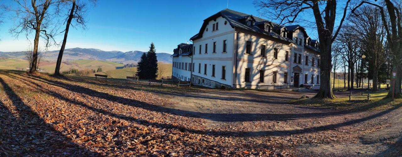 Hotel Poutni Dum Králíky Bagian luar foto