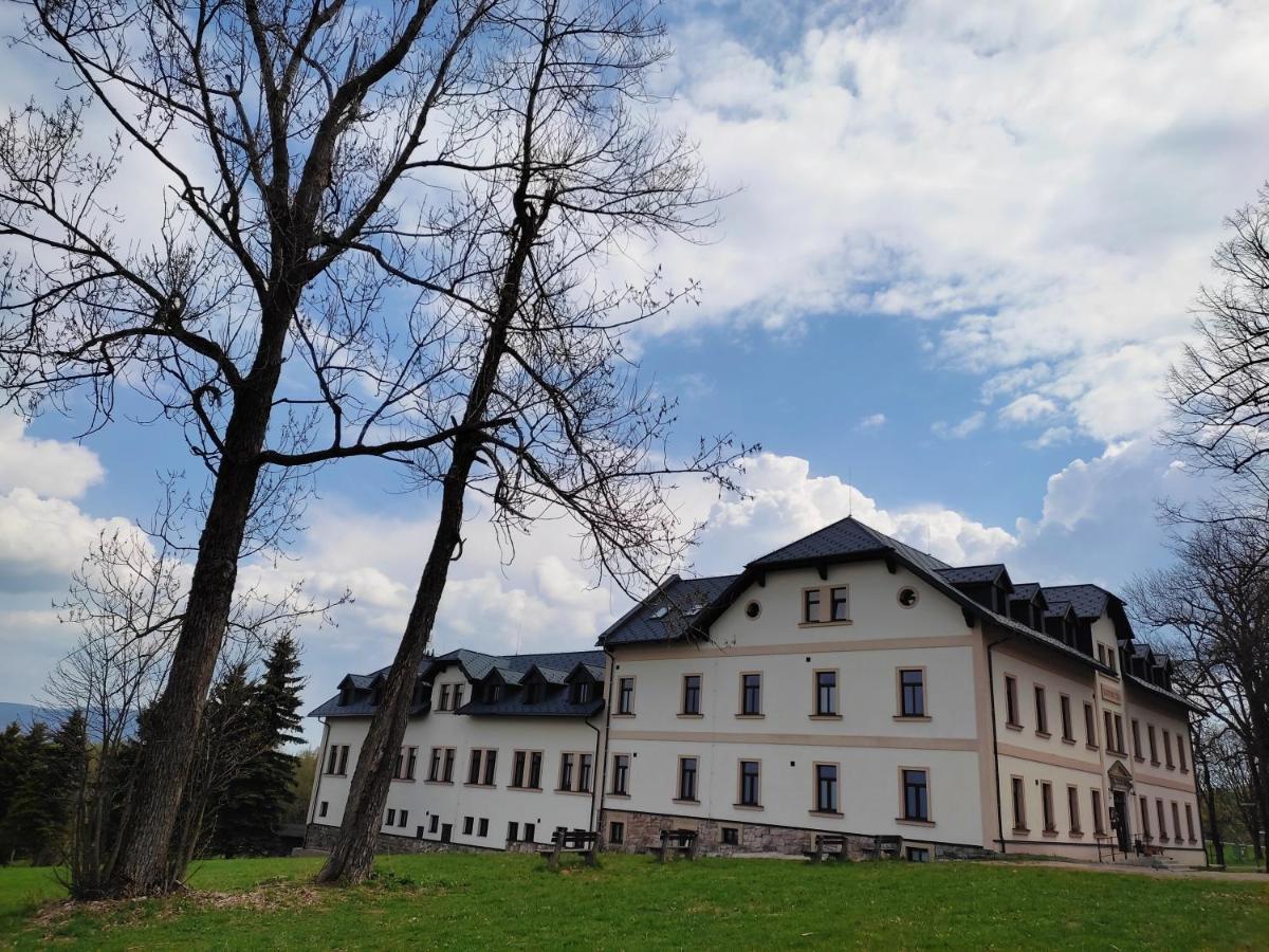 Hotel Poutni Dum Králíky Bagian luar foto