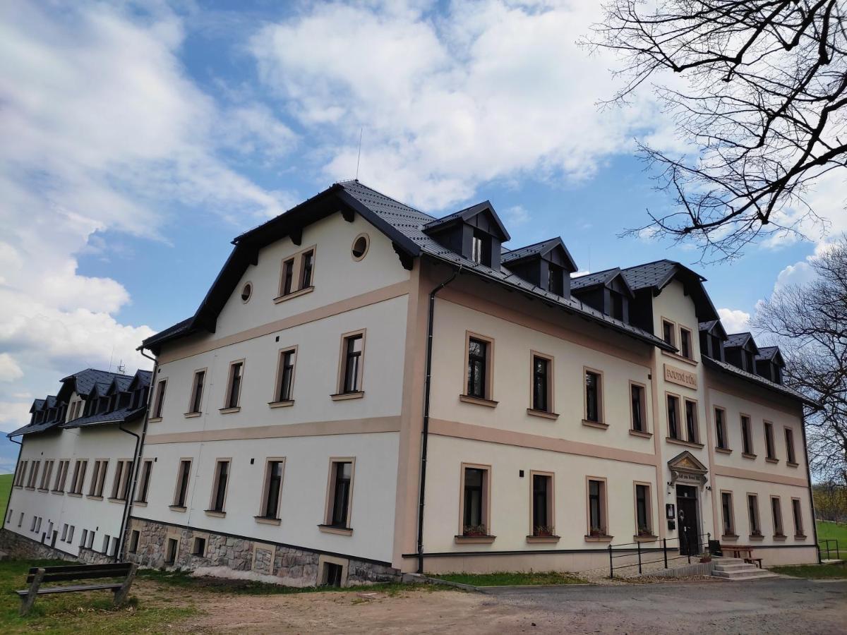 Hotel Poutni Dum Králíky Bagian luar foto
