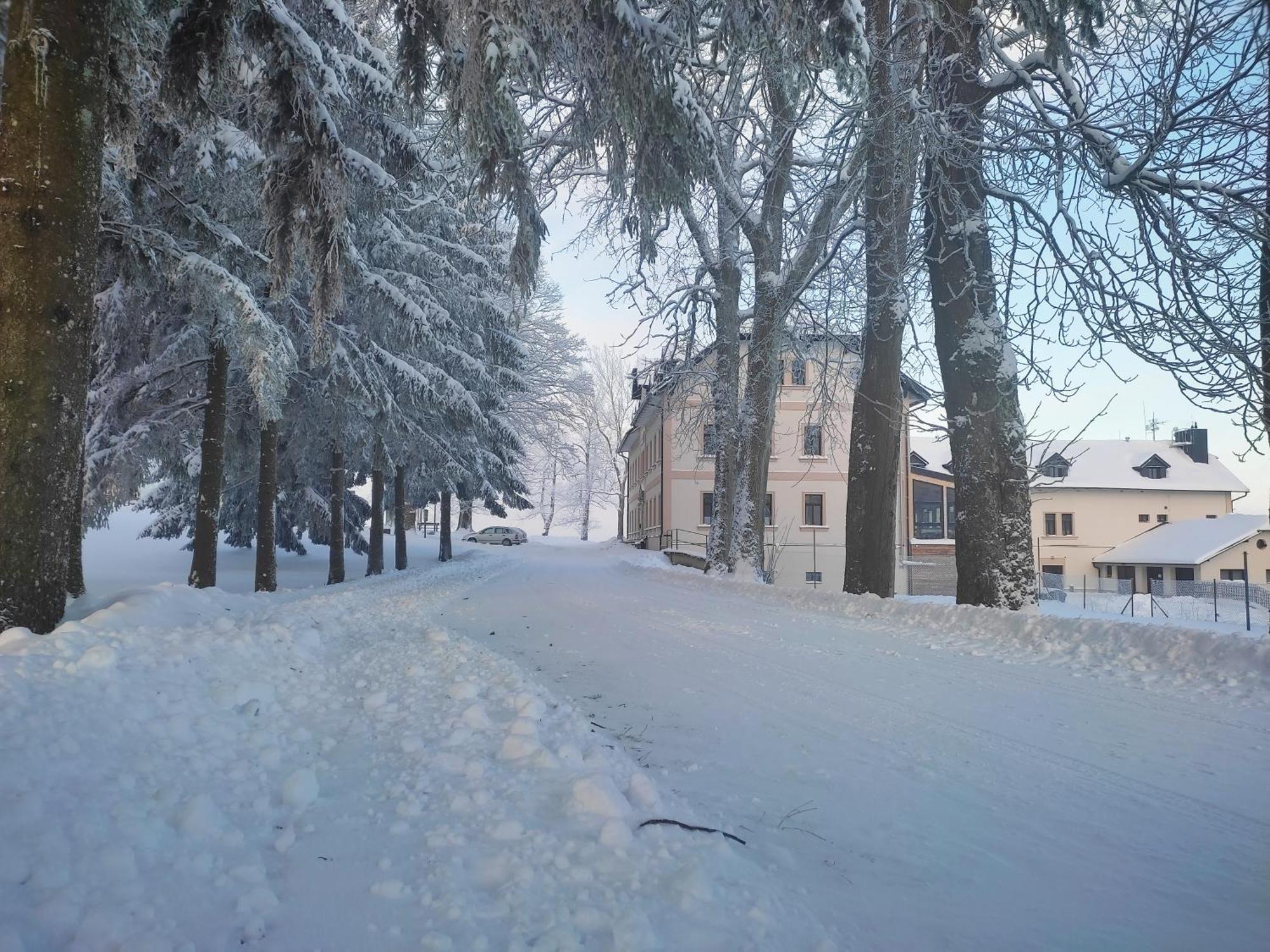 Hotel Poutni Dum Králíky Bagian luar foto