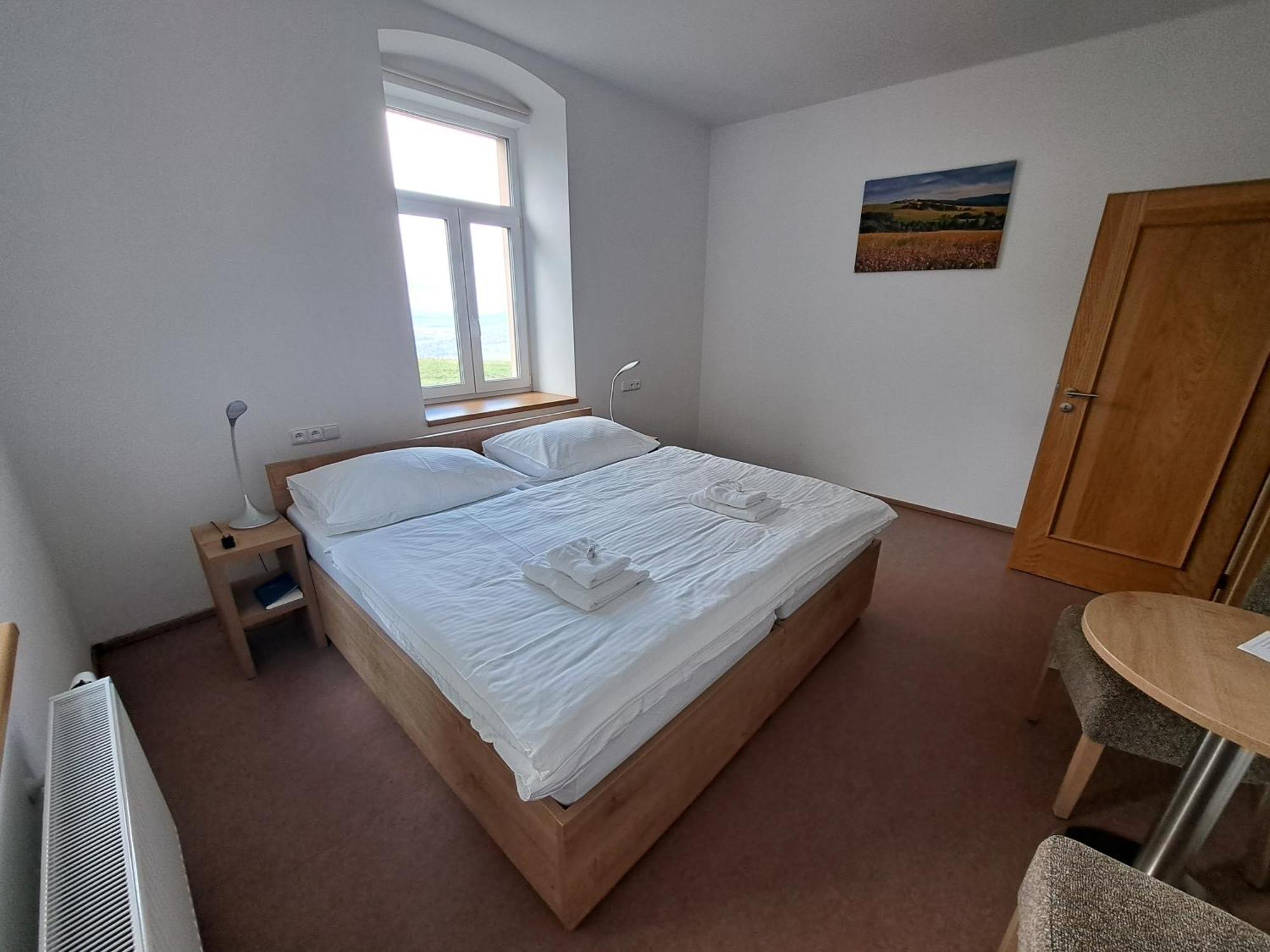 Hotel Poutni Dum Králíky Bagian luar foto